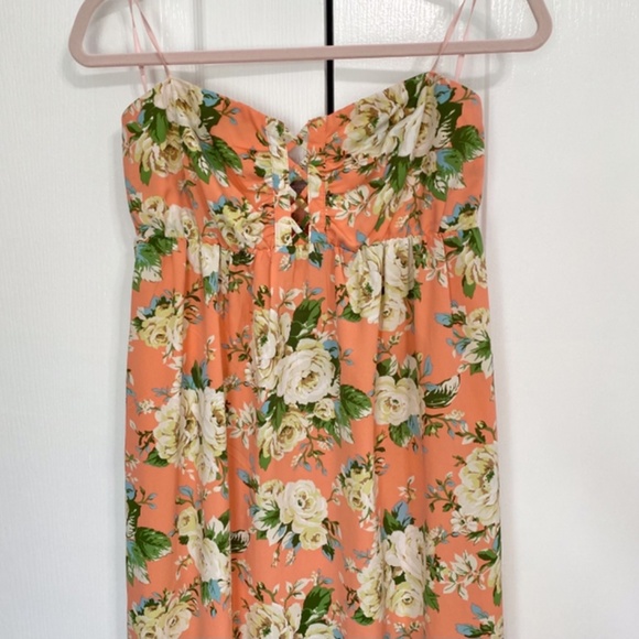 Forever 21 Floral Maxi Dress in Size Medium - Picture 2 of 14